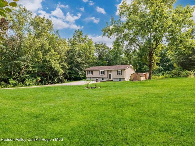399 New Paltz Road, Highland