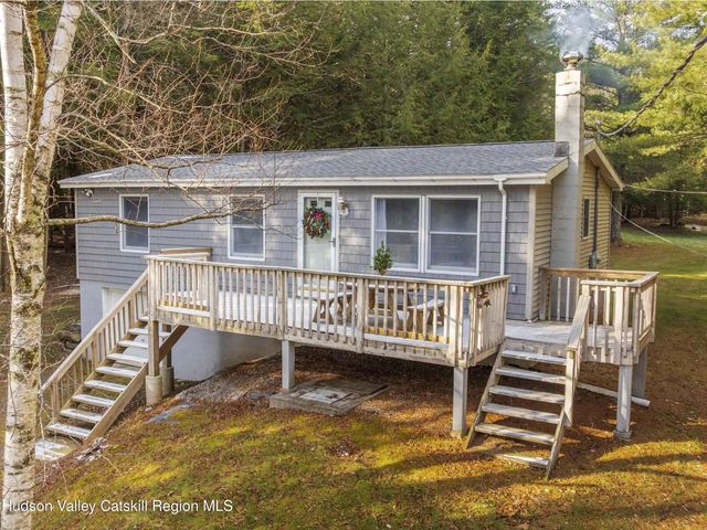 61 Hemlock Road, Jewett