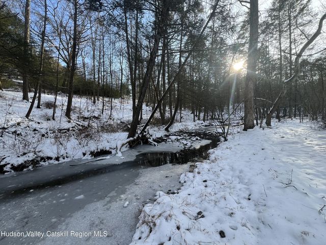 26 Mossy Brook Road, High Falls