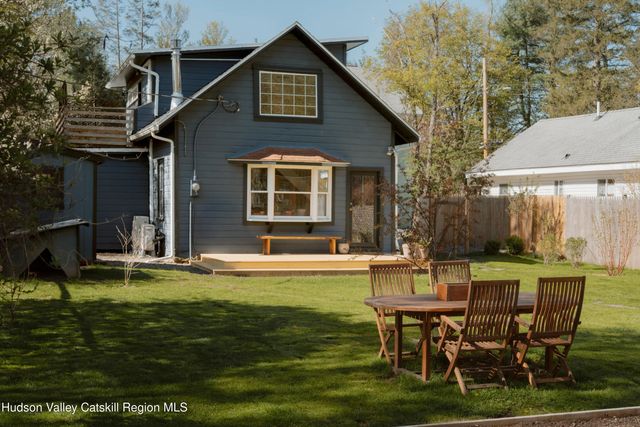 203 Reynolds Road, Woodstock