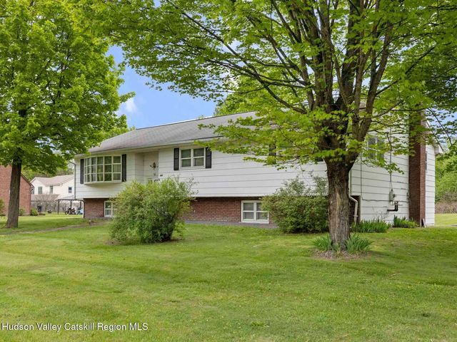 104 New Paltz Road, Highland