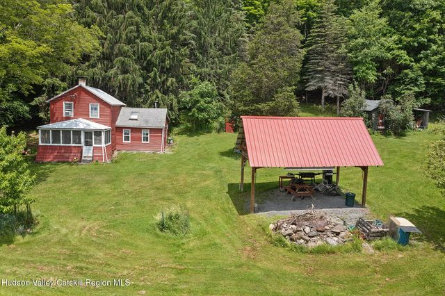 490 Ecker Hollow Road, Schoharie