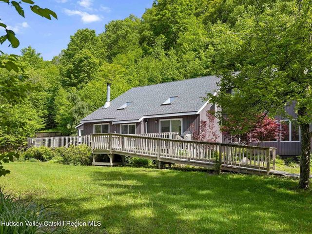 620 Mohican Trail, Pine Hill