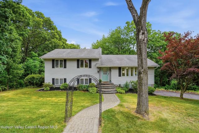 9 Roxanne Boulevard, Highland