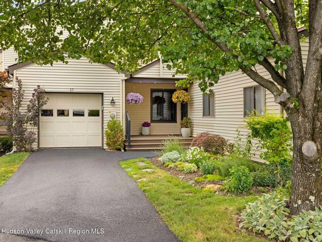 17 Knolls Court, Woodstock