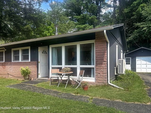 35 Overlook Drive, Woodstock