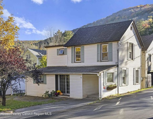 35 Elm Street, Pine Hill