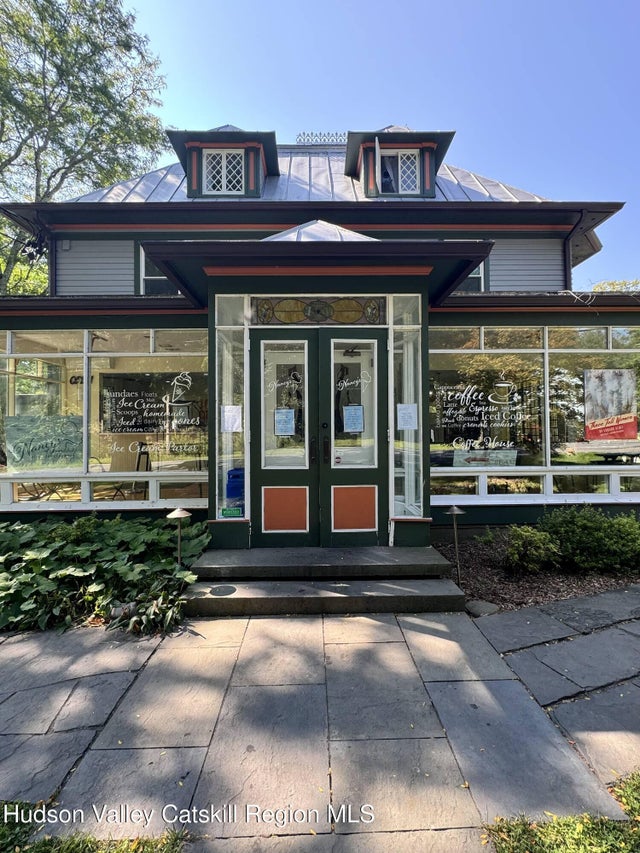 297 Tinker Street, Woodstock