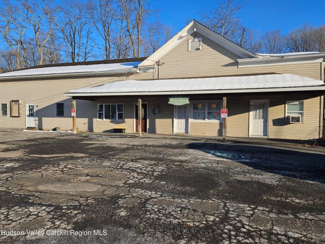 9488 Ny-32 2, Freehold