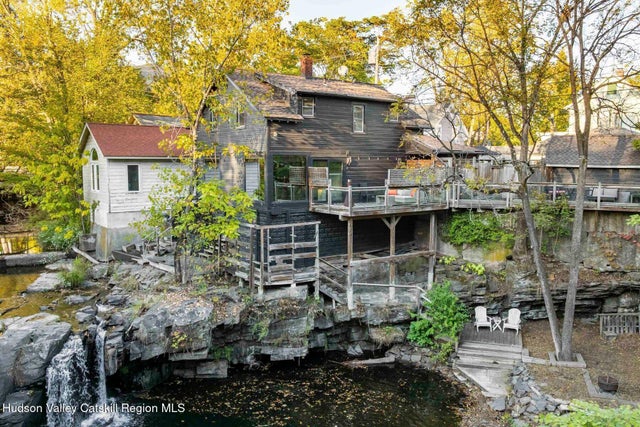 8 Tannery Brook Road, Woodstock