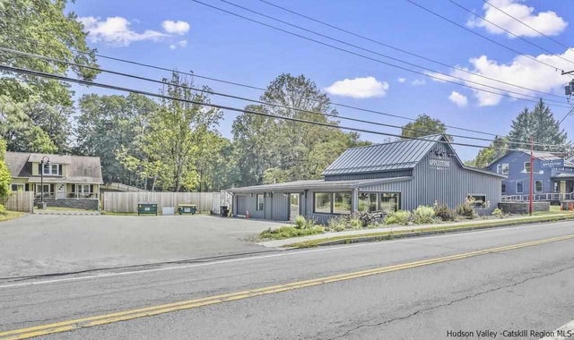 3603-3611 Main Street, Stone Ridge