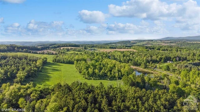 Skunks Misery, Millerton