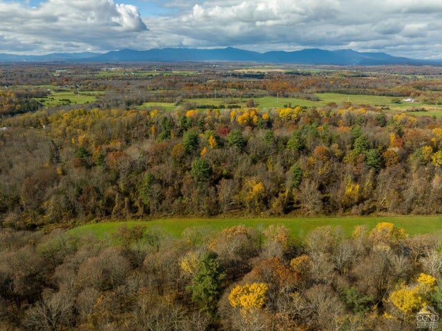 327 Scudderhook Rd, Livingston