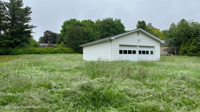 2 English Lane, New Paltz