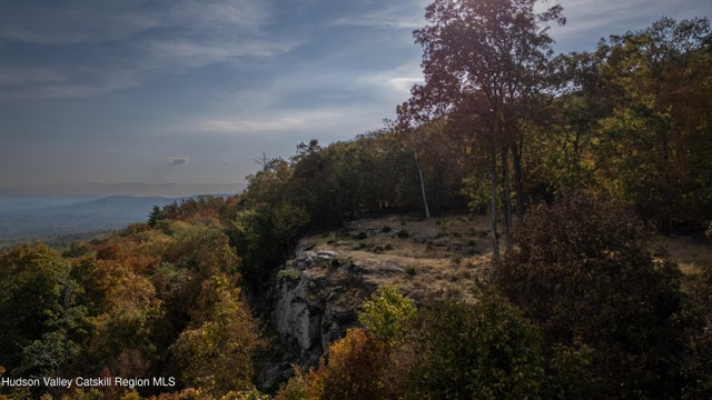 326 Raycliffe Drive, Woodstock