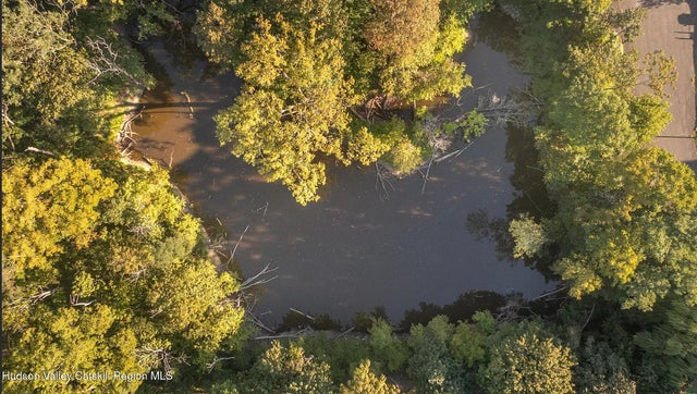 Bayley Boulevard, Hudson