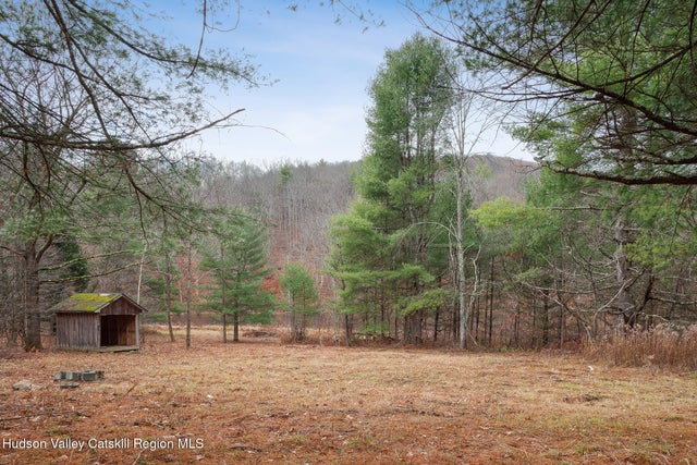 817 State Route 145, Broome