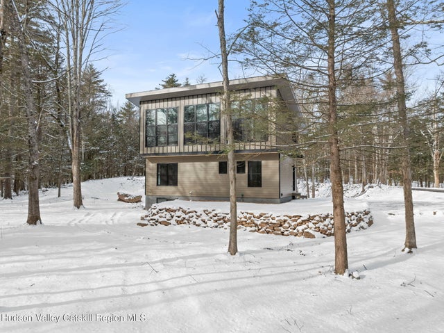 178 Chestnut Hill Road, Woodstock