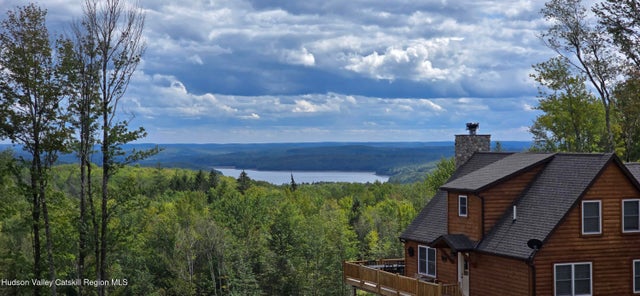 376 Aden Hill Road, Neversink