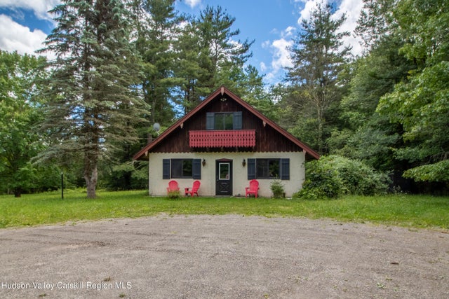 7257 Route 52, Greenfield Park