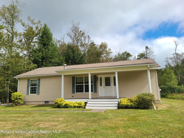 82 Benton Hollow Road, Liberty