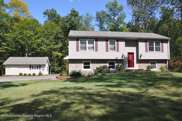 34 Laura Drive, New Paltz