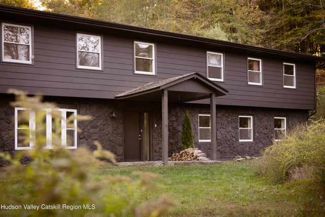 46-51 5 Springs Drive, Accord