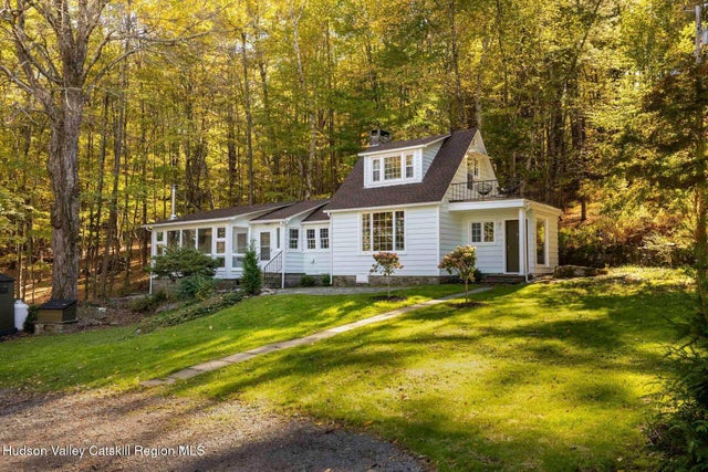 13-16 Torn Hill Road, Woodstock