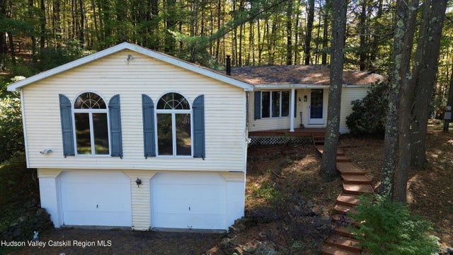 1072 Honey Hollow Road, Earlton