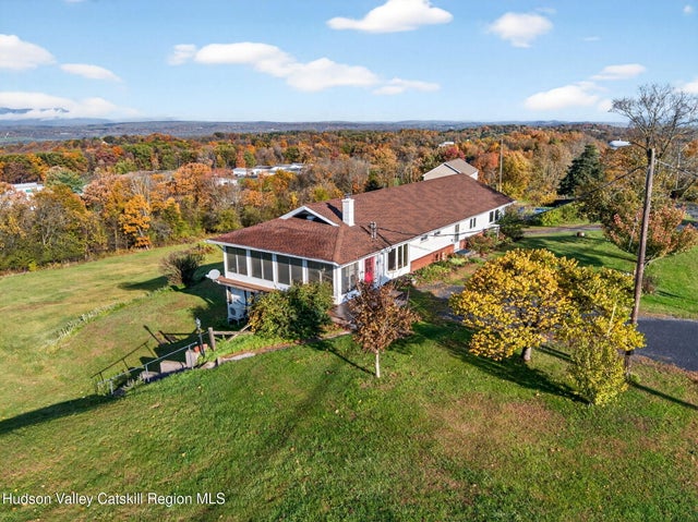 180 Hilltop Road, Germantown