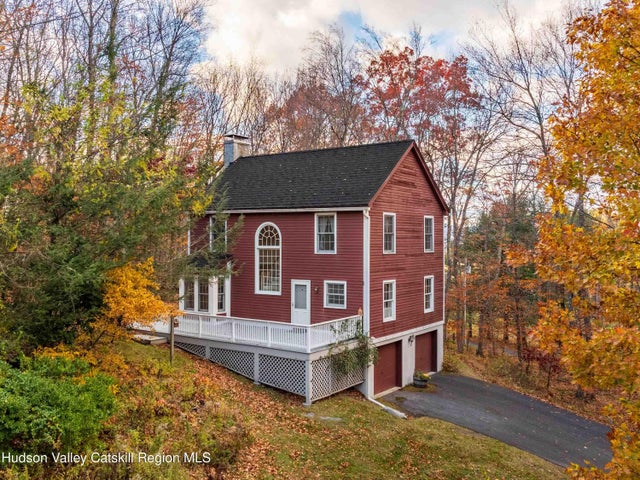 216 Starbarrack Road, Red Hook