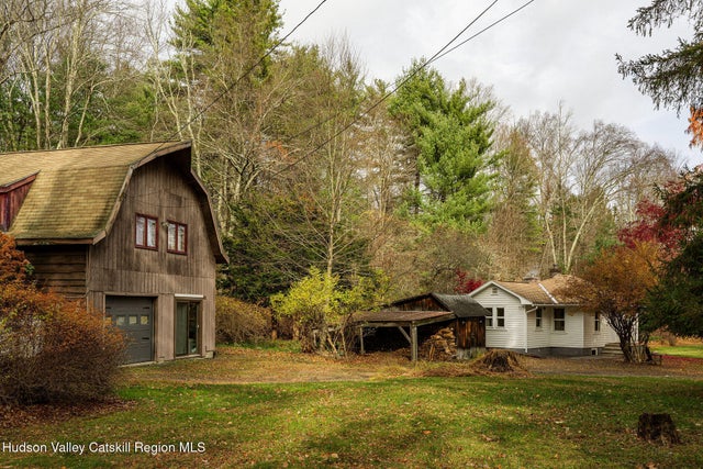 845-849 Peak Road, Stone Ridge