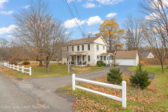28 Mellenville Square, Claverack