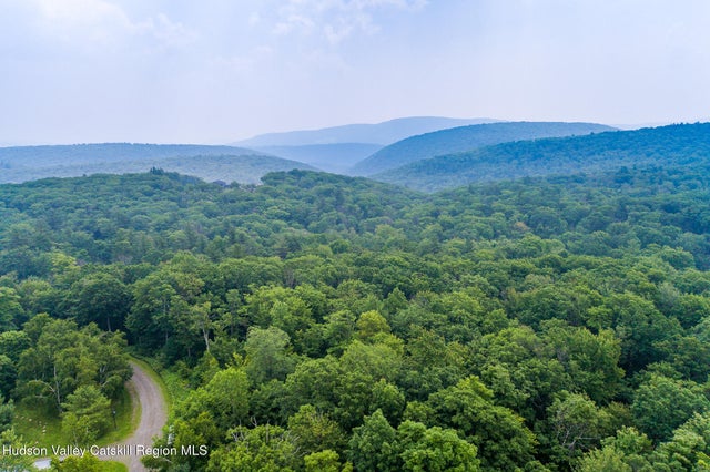 890 Bald Mountain Road, Austerlitz