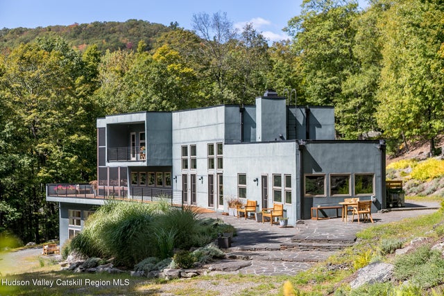 306 Meads Mountain Road, Woodstock