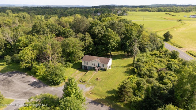 72 Van Brunt Drive, Athens