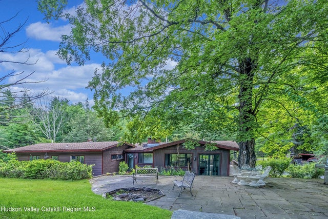 33 Race Track Road, Bearsville