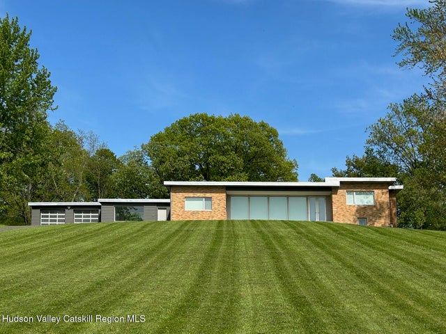 387 Tishauser Road, Hudson