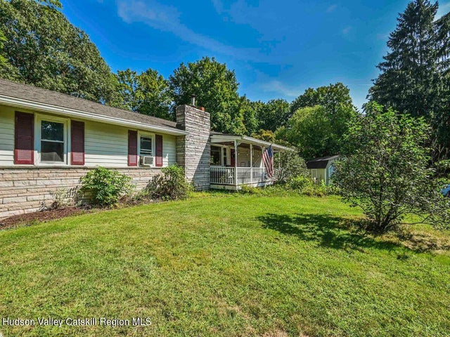 183 Pancake Hollow Road, Highland