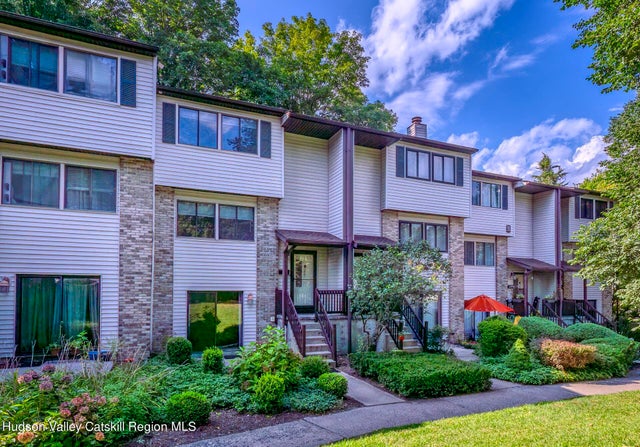 257 Village Court, Kingston