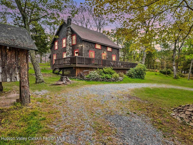 264 Van Vlierden Road, Saugerties