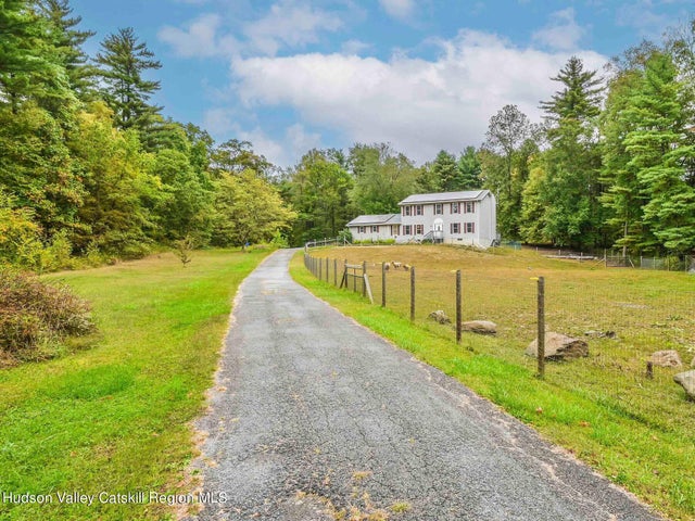 259 Mills Cross Road, Staatsburg