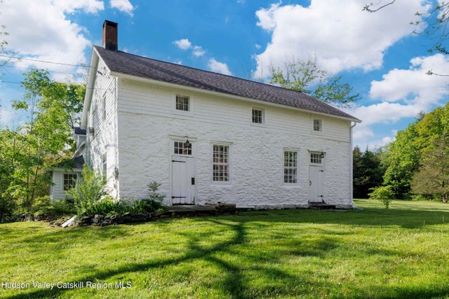 582 Old Kings Highway, Accord