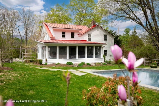 657 Zena Road, Woodstock