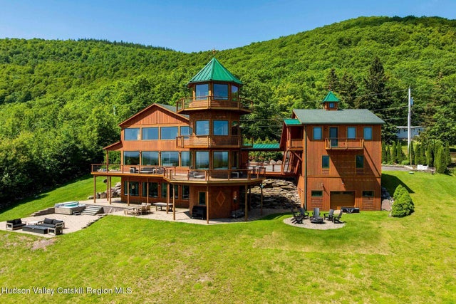 223 County Road 10, Durham