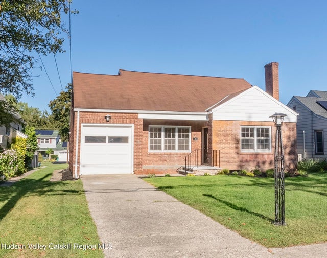 18 Bennett Avenue, Saugerties