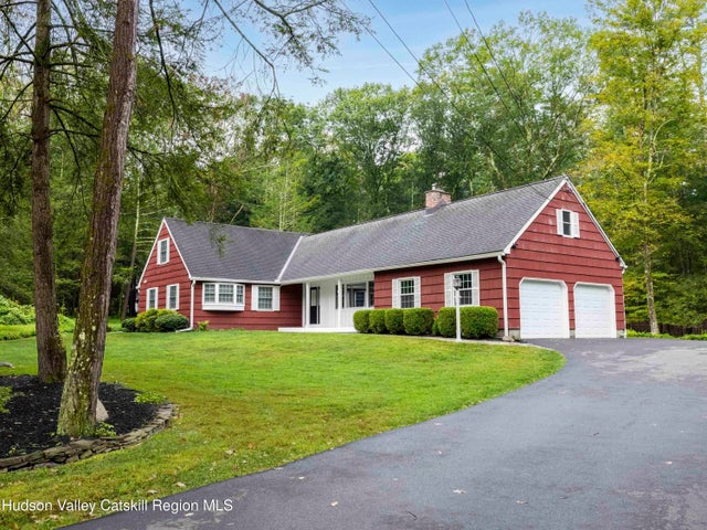 10 Niles Drive, Woodstock