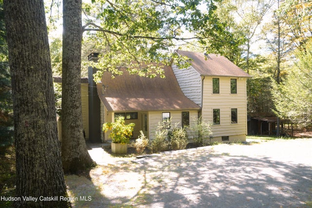 241 Silver Hollow Road, Willow