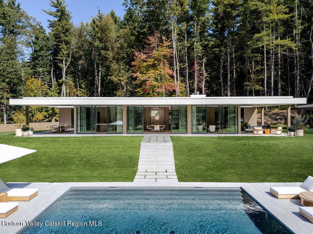 27 Lake Ridge Lane, Craryville