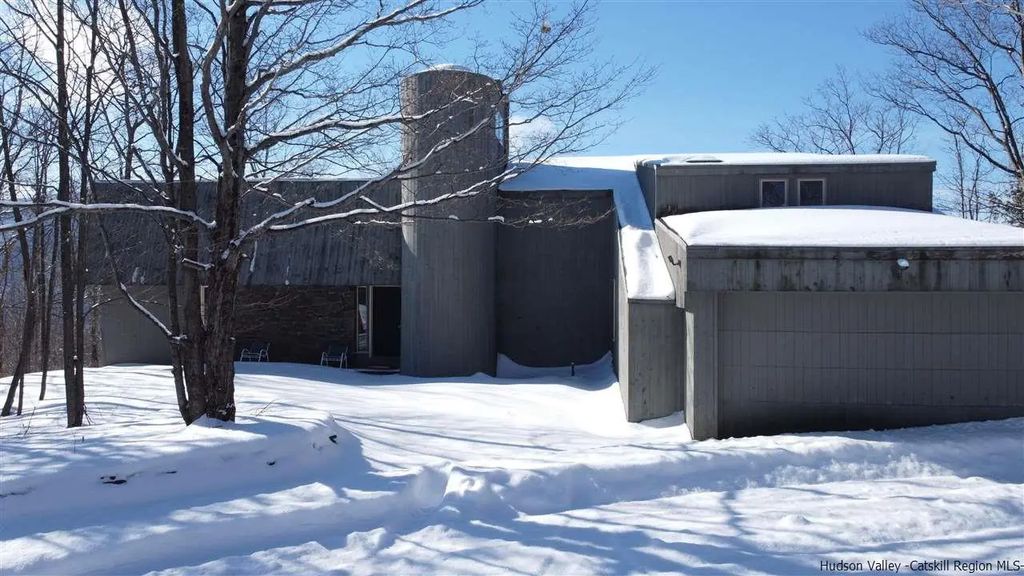 2159 Route 296, Hunter